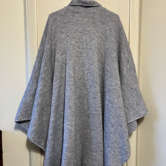 Vintage Lilly of California Acrylic Nylon  Hand Loomed Cape, Cloak, Made in USA - Picture 6 of 6